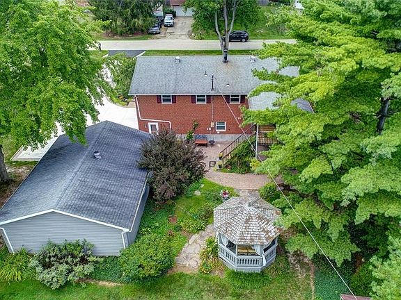 2nd image of 1656 Shoreham Dr