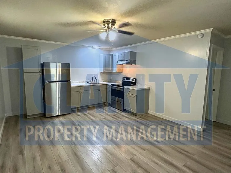 580 Dooley St NE — Photo 5