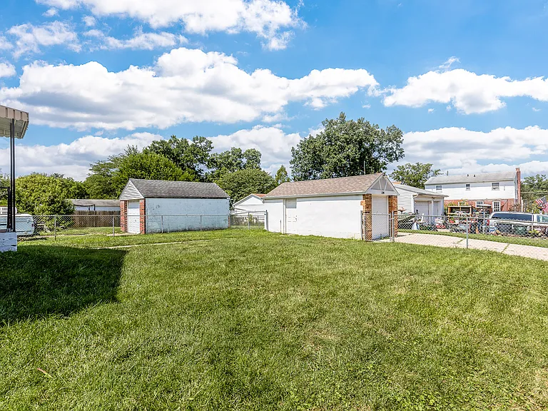 3798 Oleary Ave — Photo 3