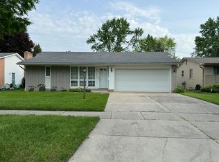 35020 Wood St, Livonia, MI 48154