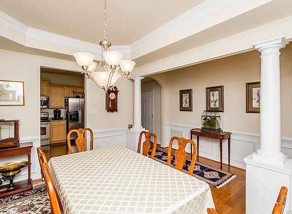 5th image of 8131 Rose Hill Dr