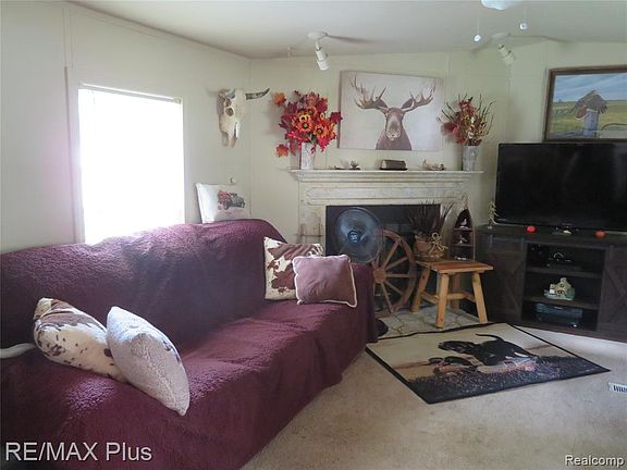 2nd image of 1822 Burlington Dr