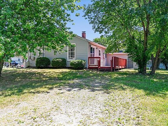 Right side/ driveway