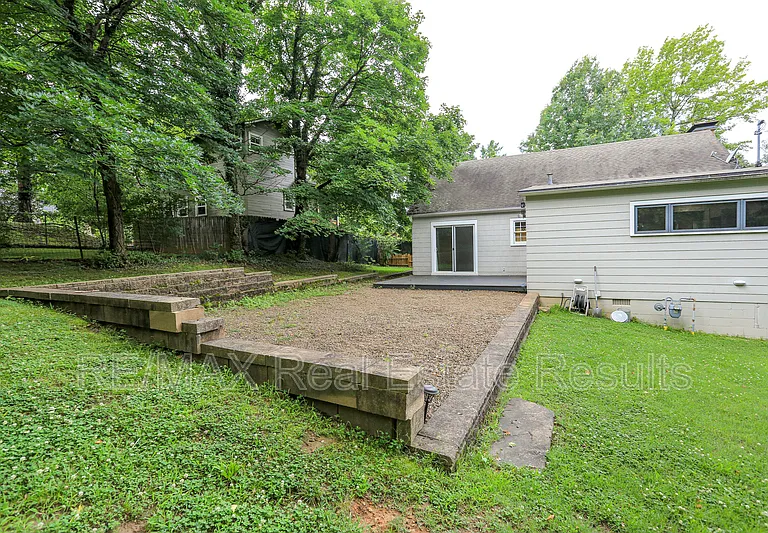 610 N Olive Ave — Photo 38