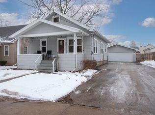 805 7th St, Menasha, WI 54952