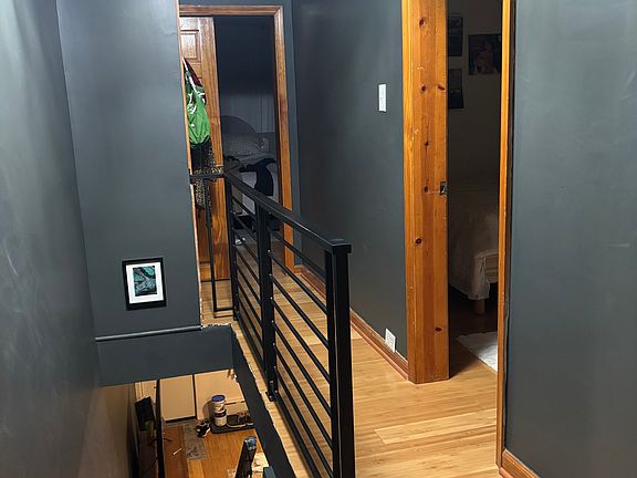 5th image of 3049 Mercer St