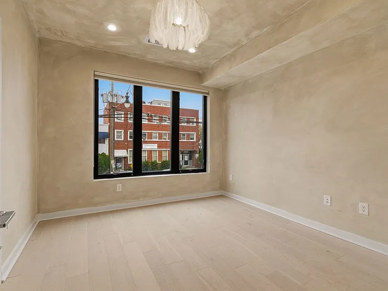 531 Kennedy St NW #3 — Photo 4