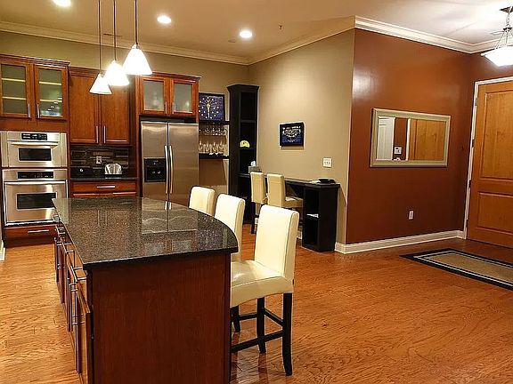 4th image of 141 S Meridian St Suite 406