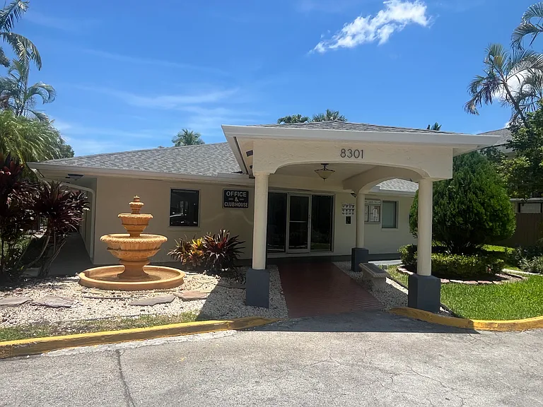 8311 SW 142nd Ave #I204 — Photo 15