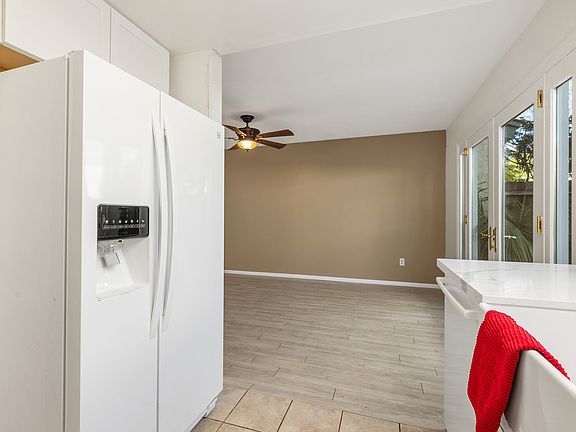 Side-by-side double door refrigerator