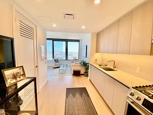 Rented by Modern Spaces | media 14