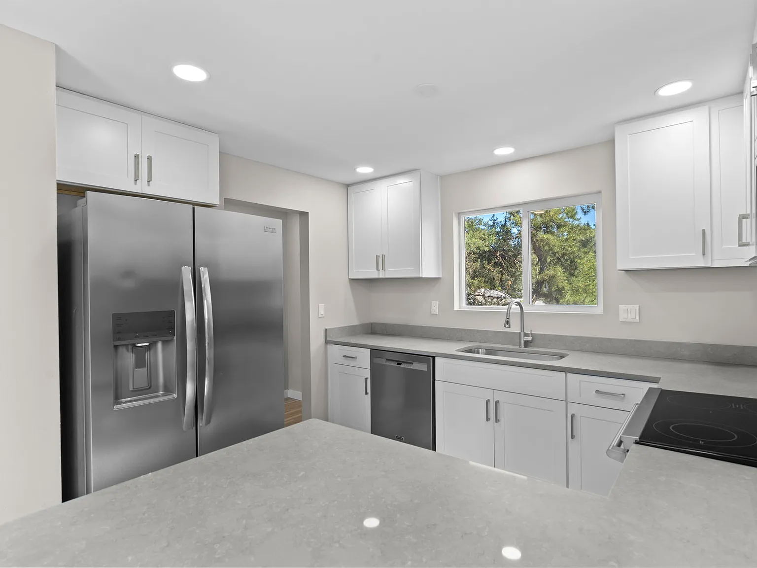2 bed, 1000 sqft, $2,895 — Photo 4