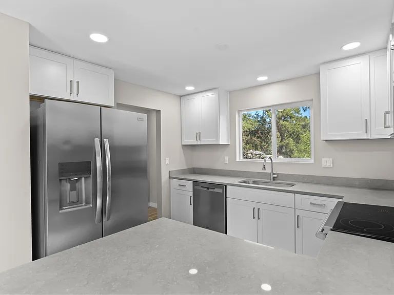 14204 Lake Hills Blvd #H — Photo 4