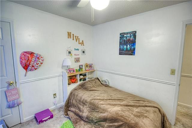 2nd image of 1119 N Graycroft Ave