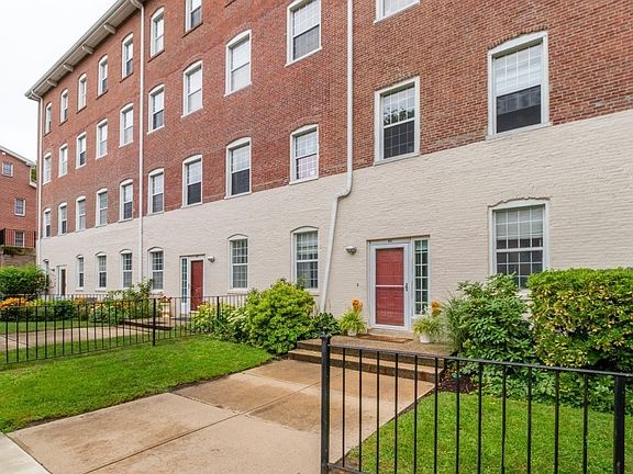 3rd image of 7 S Stone Mill Dr APT 403