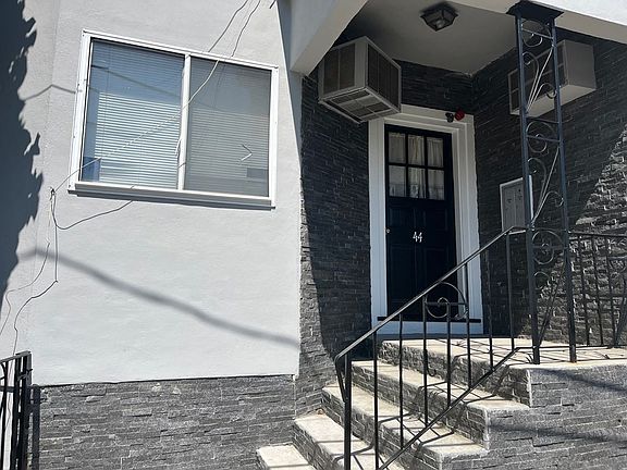 2nd image of 52-54 Bonair St
