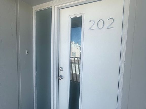 2nd image of 1820 W Mulberry Dr APT 202