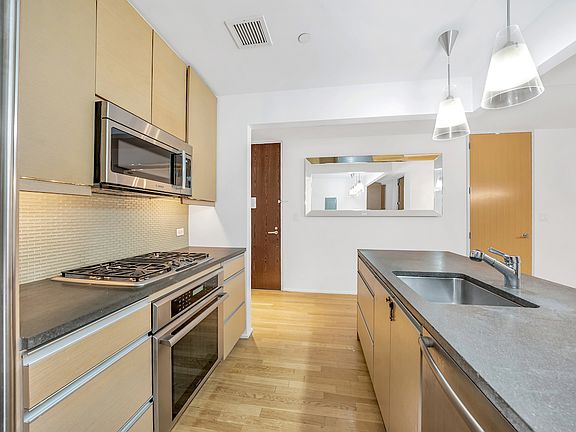 5th image of 110 3rd Ave APT 3B