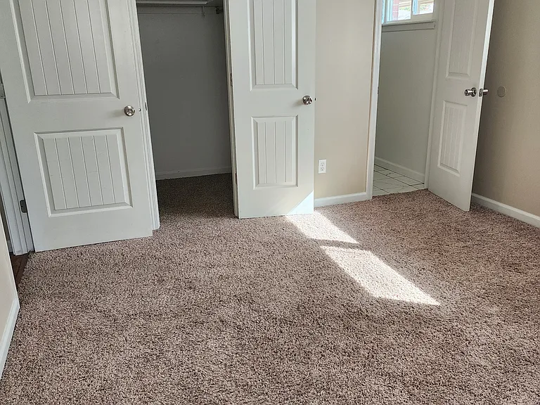 1112 N Hickory Ave — Photo 10