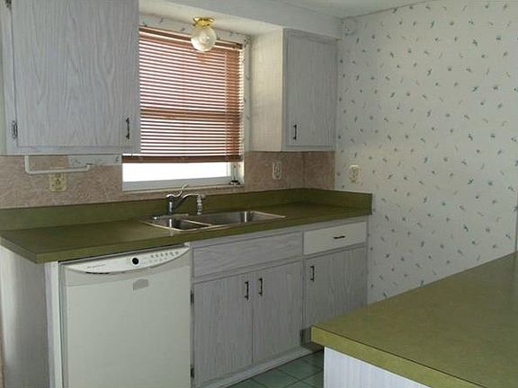 4th image of 688 Circlewood Dr