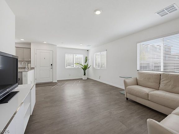 3rd image of 2713 Lucky Lavendar Ct #4
