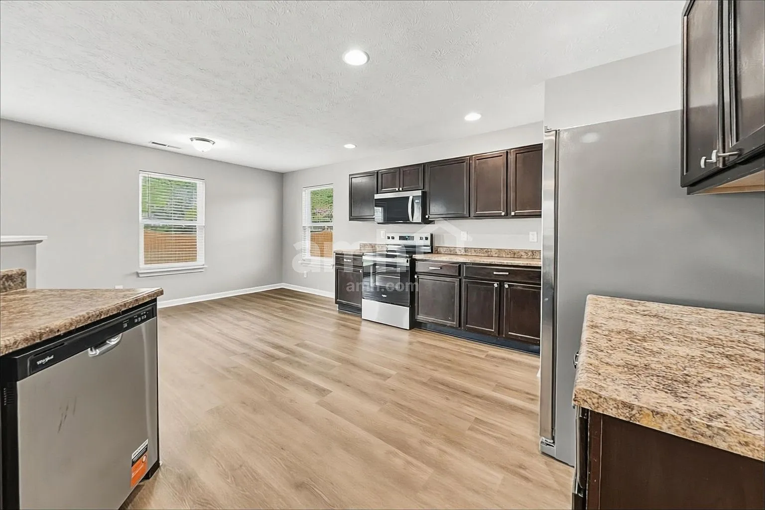 4 bed, 2.5 bath, 2396 sqft, $2,445 — Photo 3