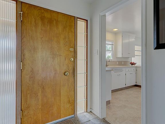 3rd image of 1191 Johnson St