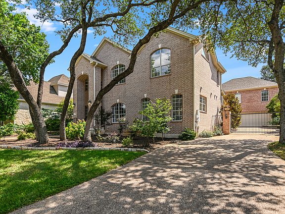 4th image of 3001 Chatelaine Dr