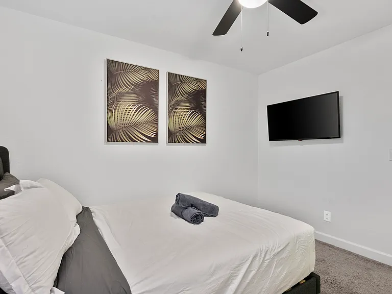 3037 N 40th Dr — Photo 14