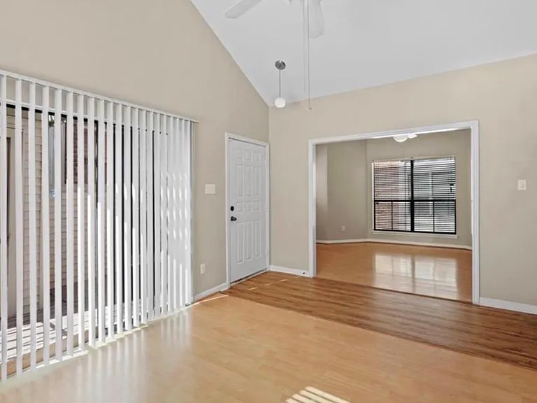 10164 Oakberry St — Photo 3