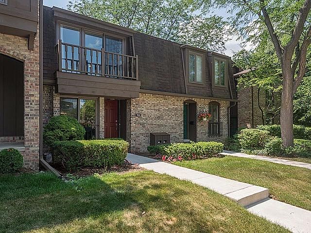 1st image of 744 Greenhills Dr