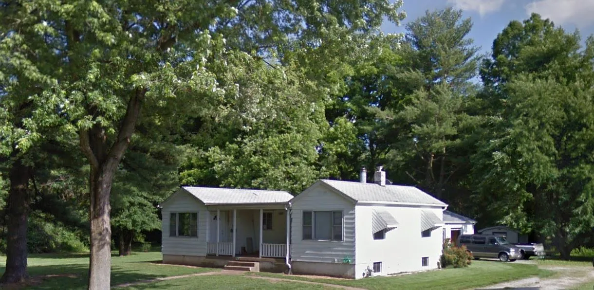 1331 Klee St photo 1