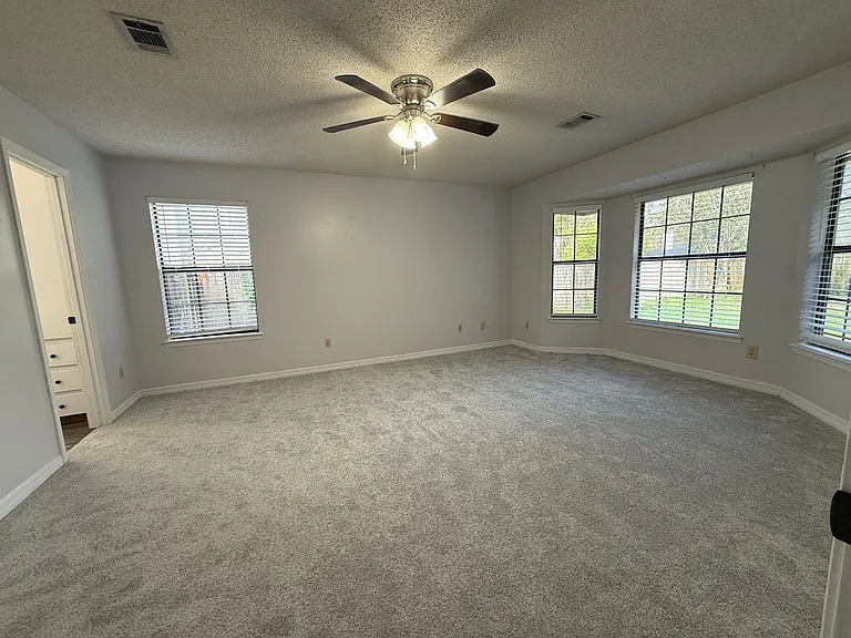 3872 Mariners Dr — Photo 9