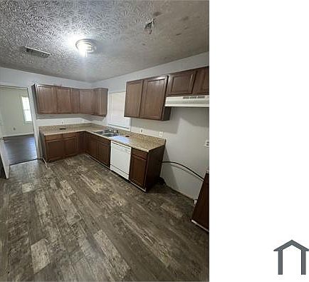 2nd image of 15 Mimosa Dr