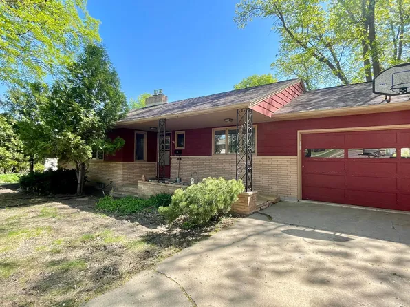 405 Veda Dr, Redwood Falls, MN 56283