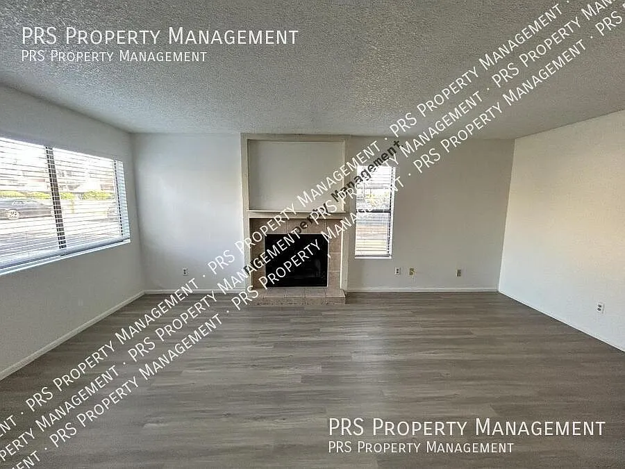 2 Story Townhome In Mesa — Photo 4