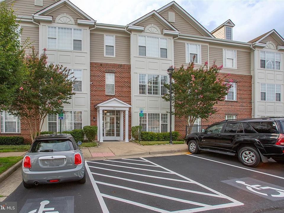 1st image of 201 Cobblestone Cir #201
