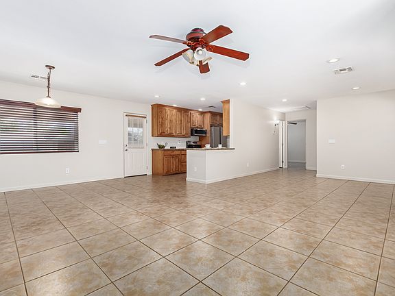5th image of 1313 E Christy Dr