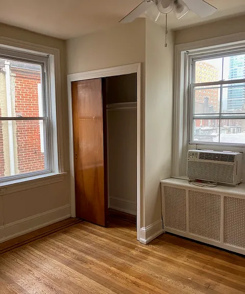 2035 Walnut St #3R — Photo 9