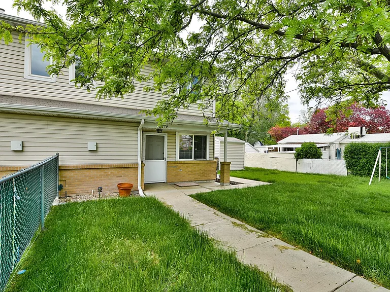 2270 S 700 E #2270 — Photo 2