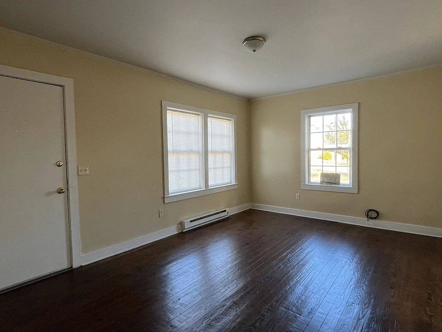 2 bed, 720 sqft, $1,424 — Photo 2
