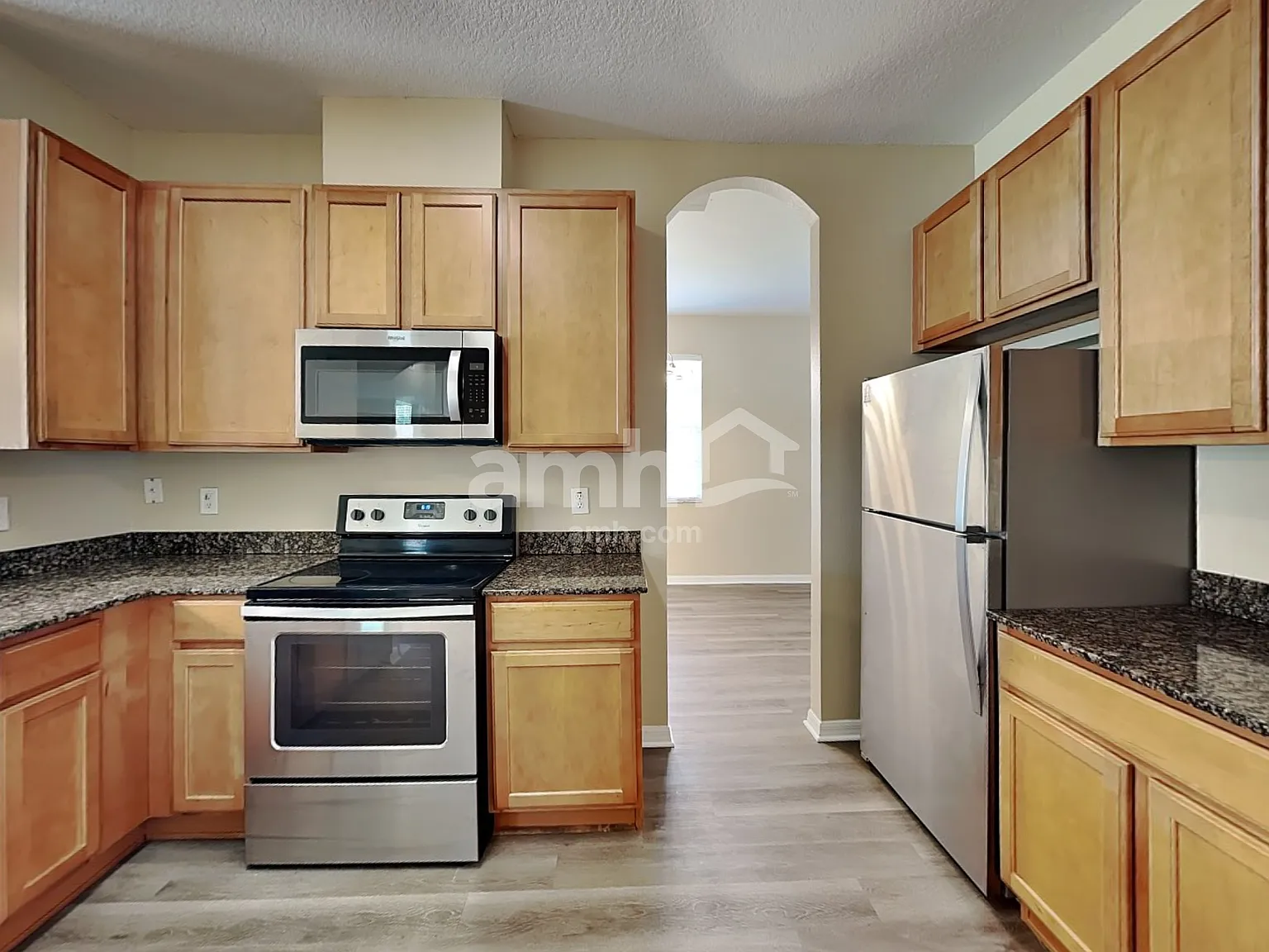 4 bed, 2.0 bath, 1824 sqft, $2,295 — Photo 3