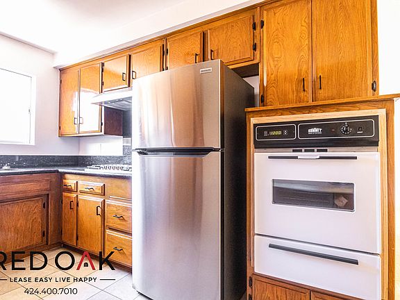 4th image of 7720 Hampton Ave #210