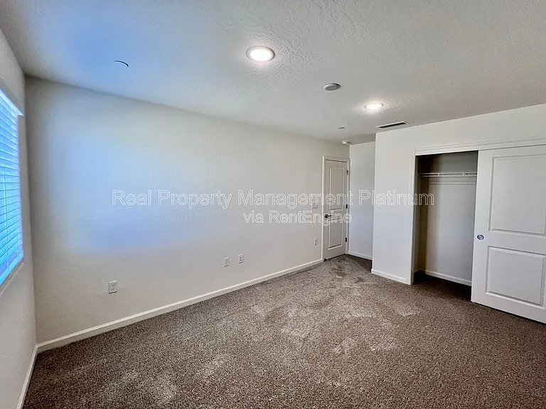 2059 N Wagon Ln — Photo 11