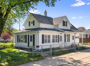 2016 Larpenteur Ave E, Saint Paul, MN 55109