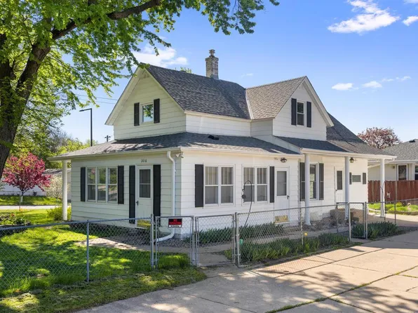 2016 Larpenteur Ave E, Saint Paul, MN 55109