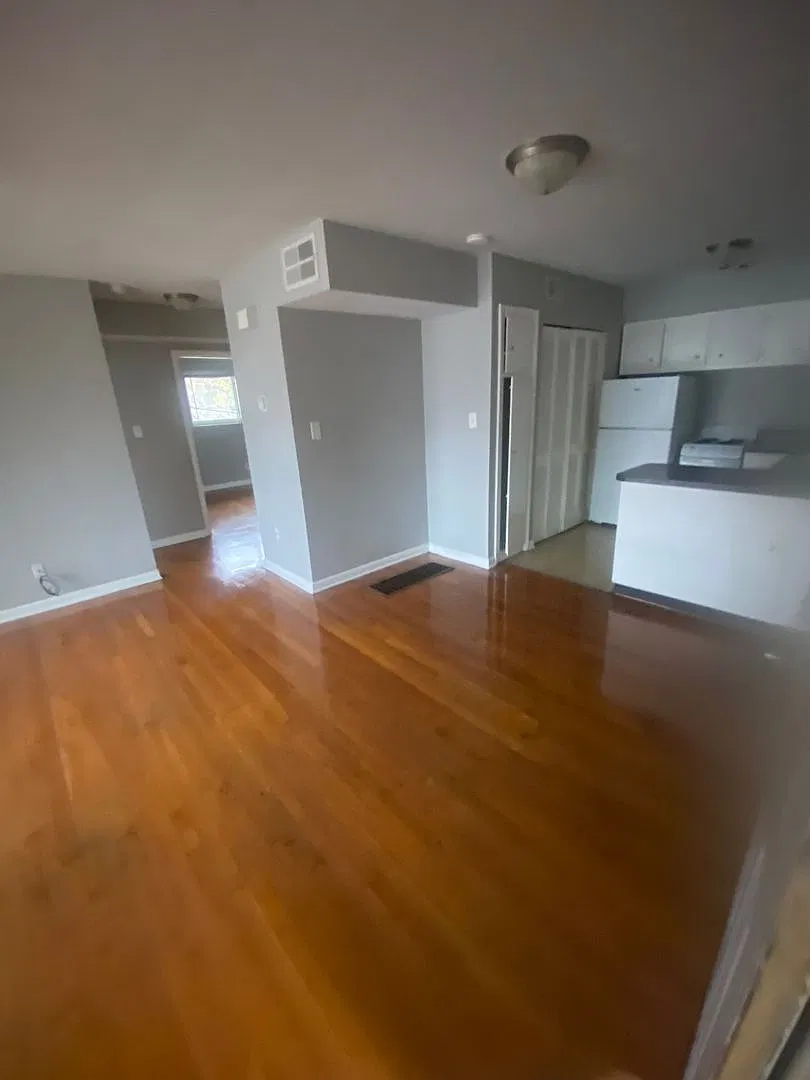 Cozy 2-bed 1-bath Apartment — Photo 4