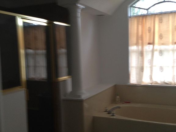 2nd image of 225 Country Circle Dr E