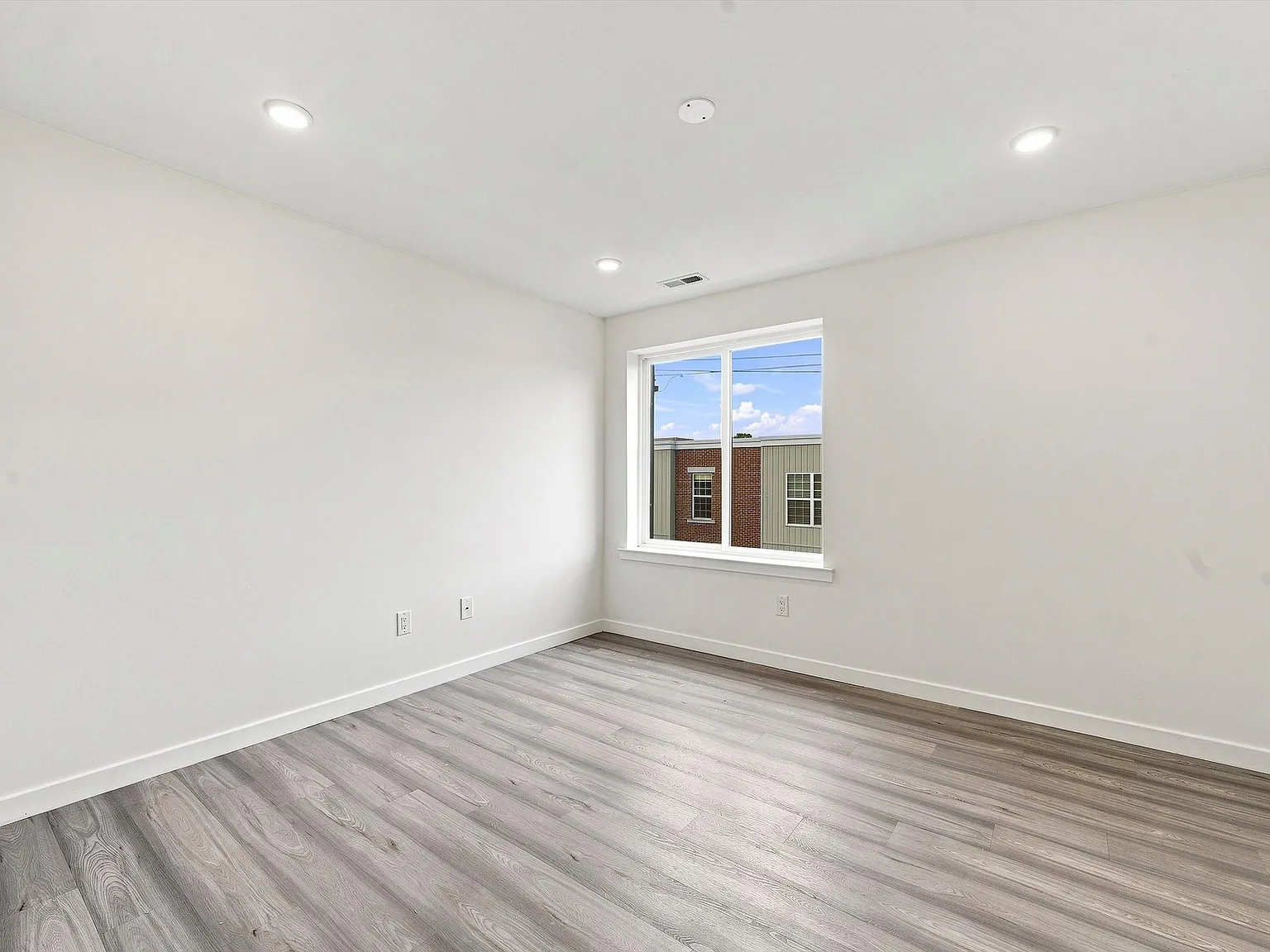 1338 N 15th ST Unit C4 — Photo 4