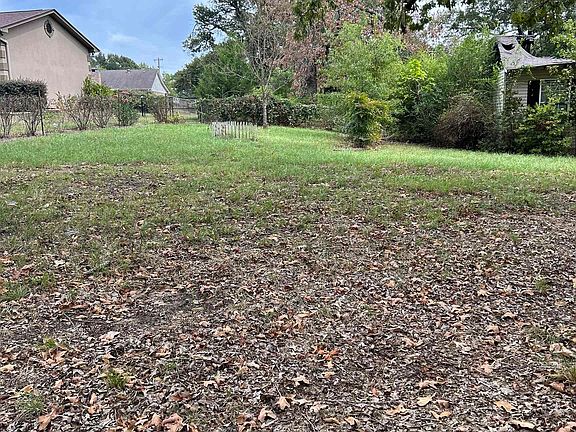4th image of 920 S Superior Rd